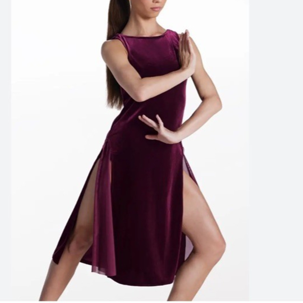 WEISMANN maroon velvet dance dress women's adult size Medium